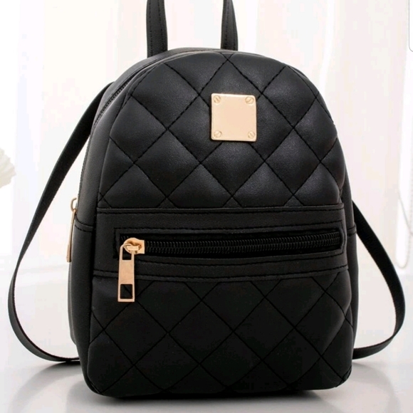 minimalist Handbags - METAL DECOR QUILTED BACKPACK
